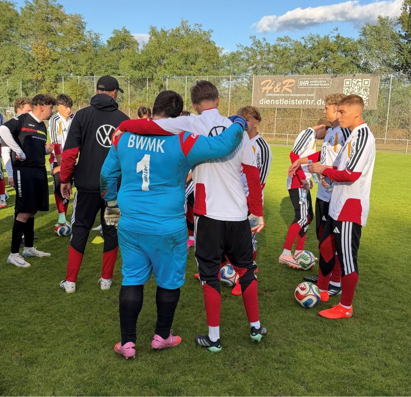 Gemeinsames Training - eine tolle Aktion. Foto: DFB