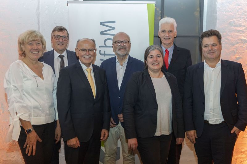 Martin Berg (Zweiter von links) wurde für langjährige Vorstandsarbeit in der Bundesarbeitsgemeinschaft der Werkstätten geehrt.