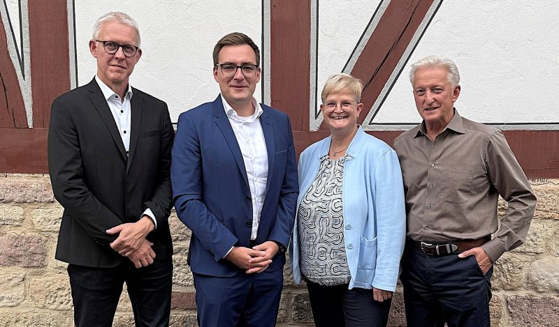 Begrüßten den neuen BWMK-Geschäftsführer Georg Forchmann: Aufsichtsratsvorsitzender Joachim Hild (links), Geschäftsführerin Mareike Meister und der stellvertretende Aufsichtsratsvorsitzende Norbert Böttge (rechts).